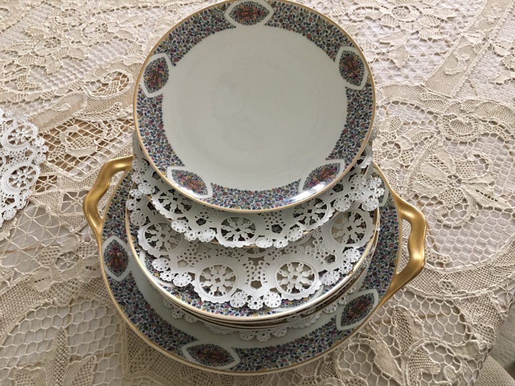 Royal Lace Doilies Medallion Plates Protecting theroyalstore